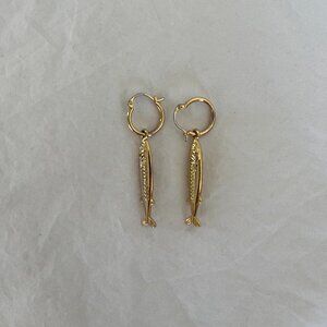 Lisa Says Gah Anchovy Earrings - Gold
